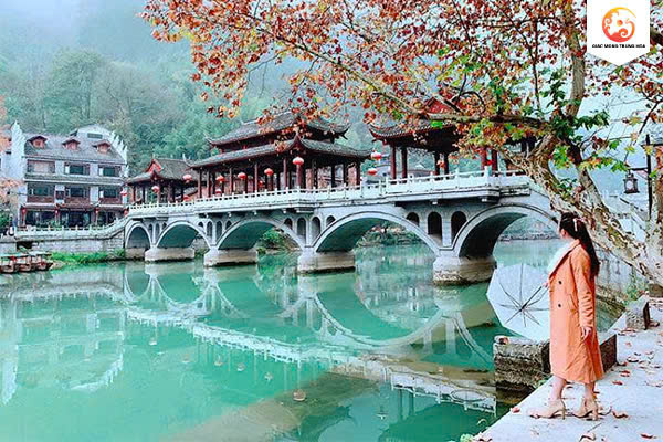 Du lịch Phượng Hoàng Cổ Trấn Mùa Nào Đẹp