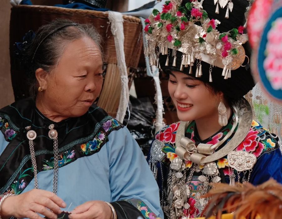 Lịch sử Phượng Hoàng cổ trấn