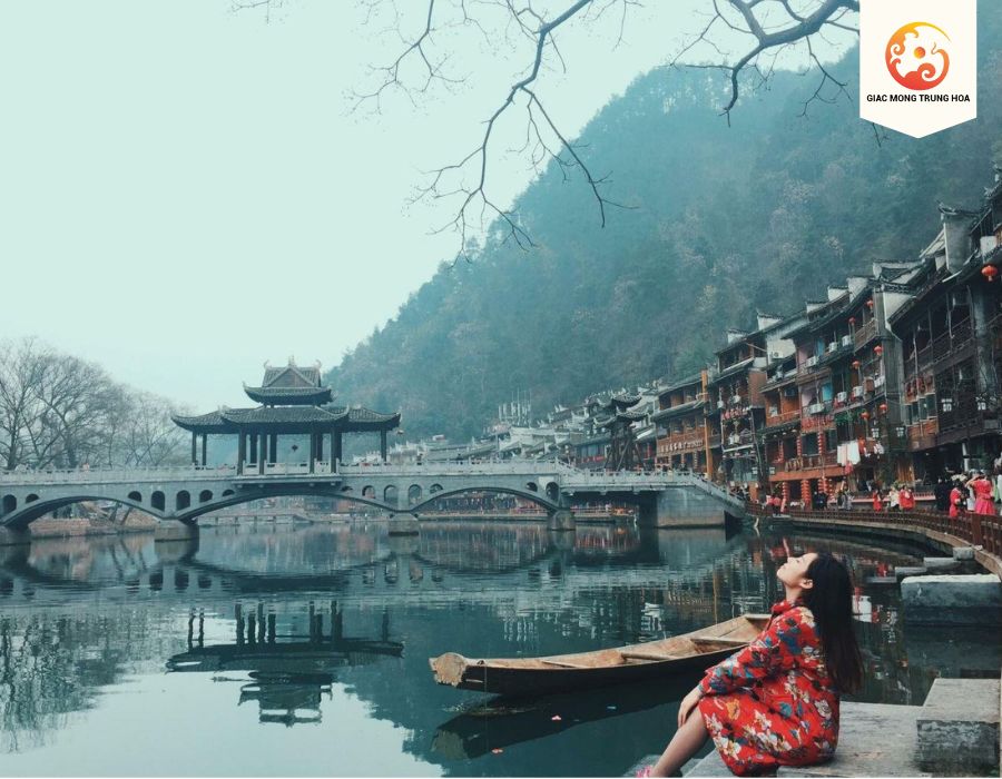 Checkin ở Phượng Hoàng Cổ Trấn